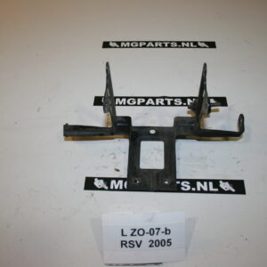 Aprilia RSV 1000 2005 Oliekoelerbeugel - AP8134774 - AP8154034 Oil cooler support